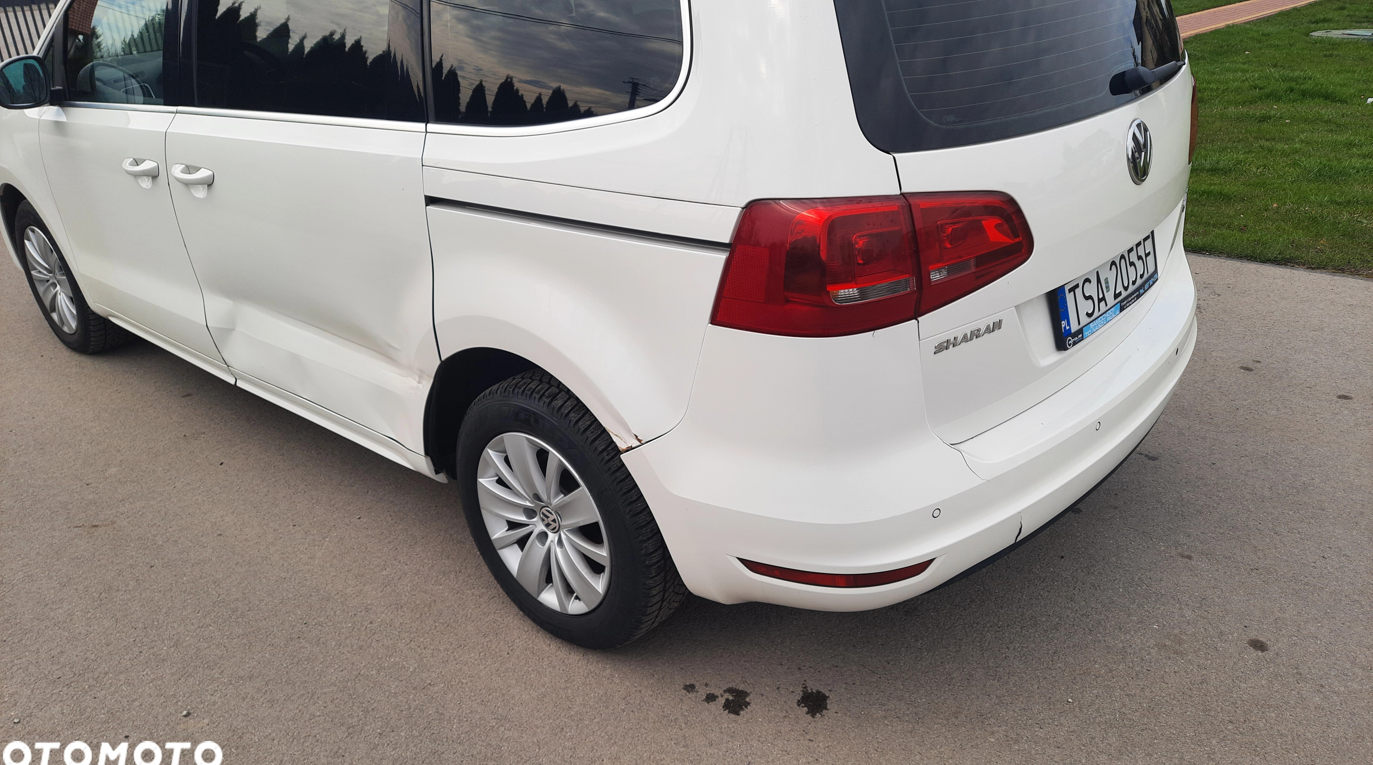 Volkswagen Sharan cena 37900 przebieg: 213301, rok produkcji 2011 z Łobez małe 277